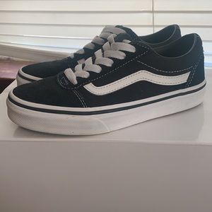 Kids Vans Size 2Y